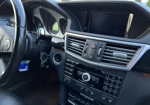 Mercedes-Benz Klasa E cena 41900 przebieg: 223000, rok produkcji 2010 z Koło małe 172